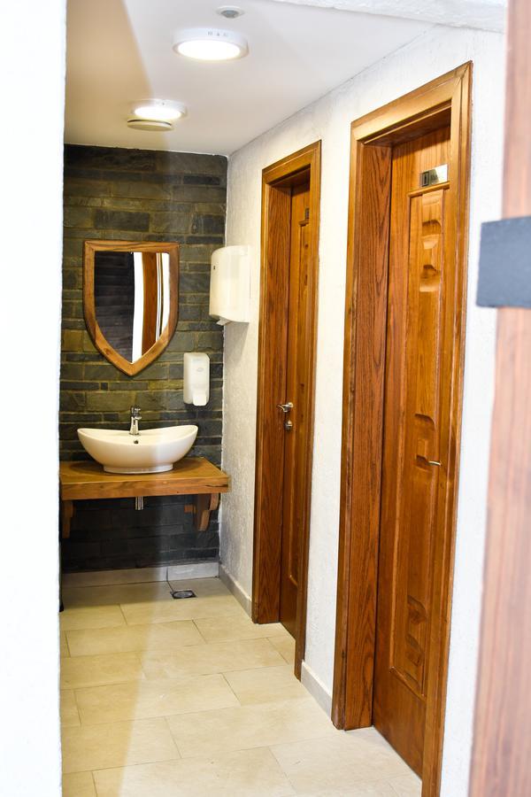 Hotel Restaurant Emblema Petrele Luaran gambar