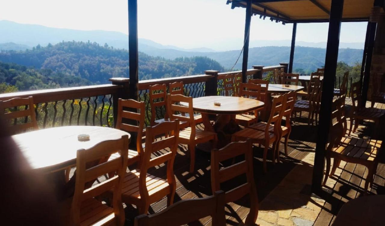 Hotel Restaurant Emblema Petrele Luaran gambar