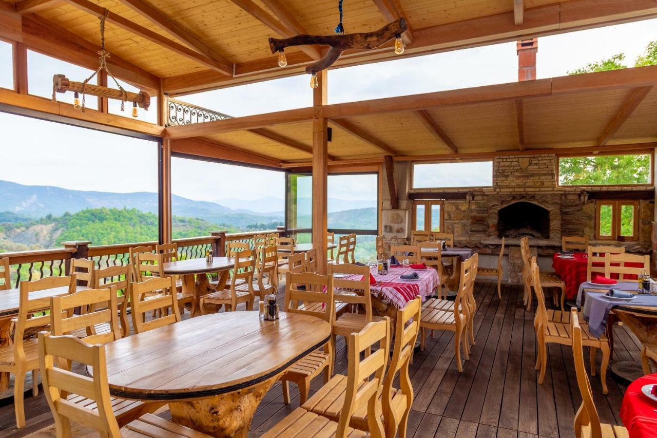 Hotel Restaurant Emblema Petrele Luaran gambar